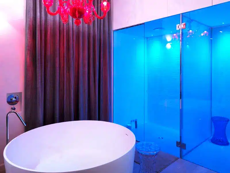 Arredo bagno di design con box doccia su misura per Bologna e Imola