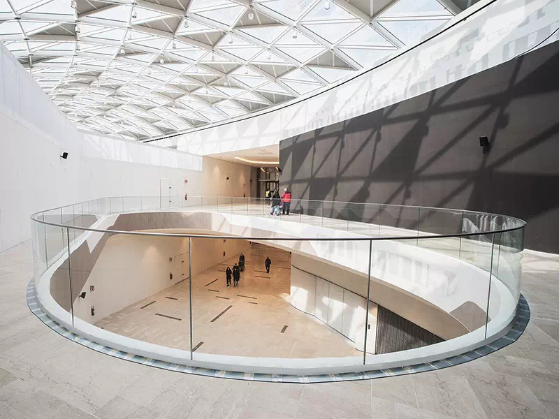 Parapetto e soppalco in vetro temprato dal prezzo al mq competitivo in vendita a Faenza e Ravenna