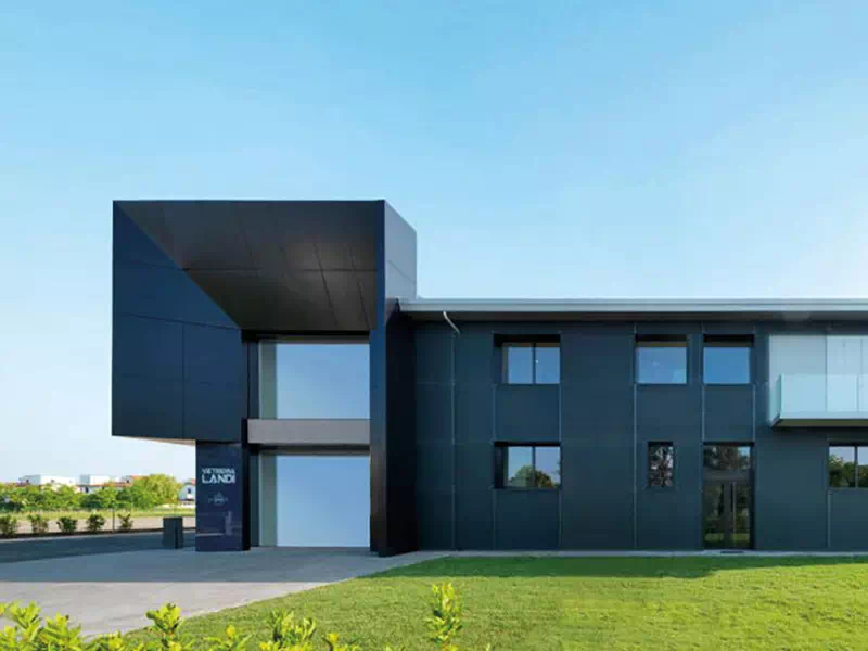 Sede produttiva per la realizzazione di arredi e strutture su misura in vetro a Bologna e Ravenna